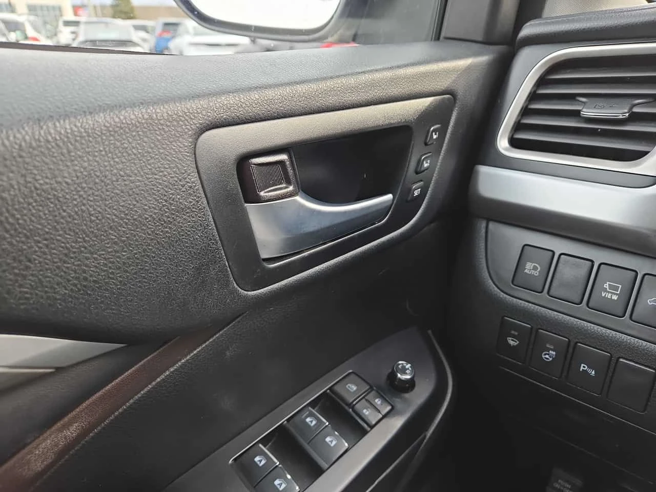 Toyota Highlander * Hybrid Limited * CARFAX * ЦЕНА ДО БГ, снимка 13 - Автомобили и джипове - 53976347