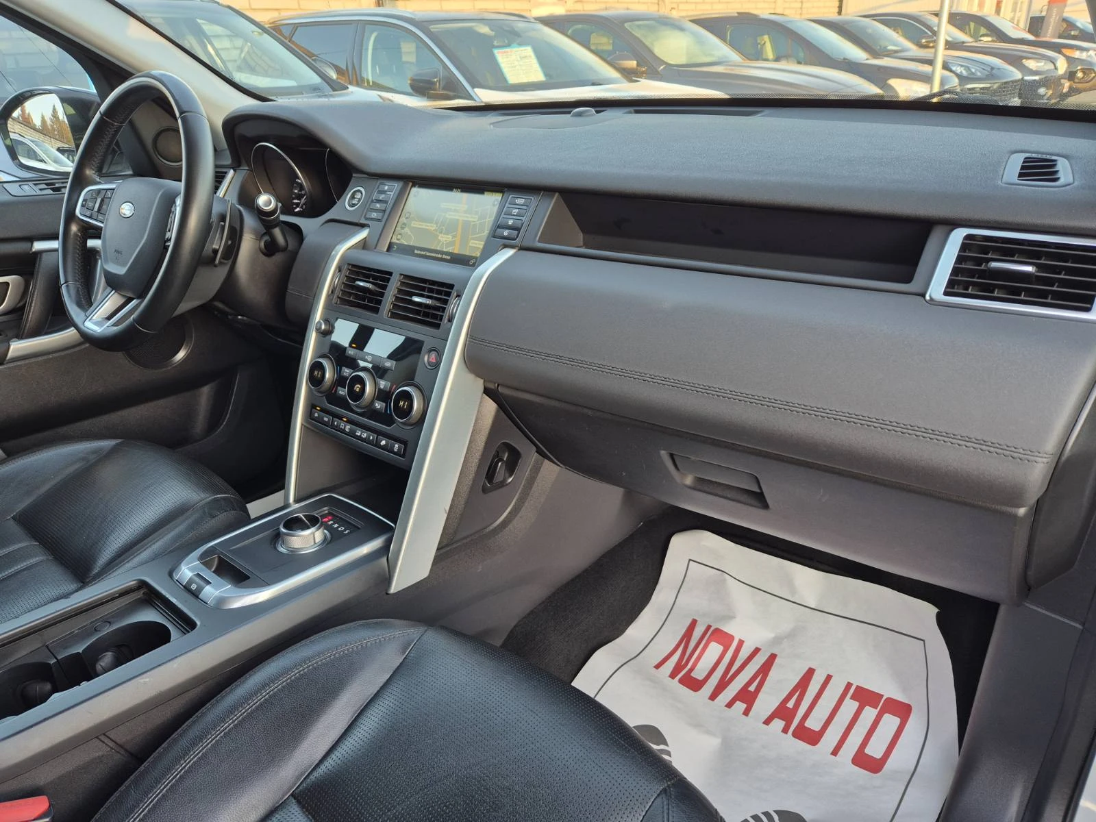 Land Rover Discovery Sport 2.0D-HSE, снимка 11 - Автомобили и джипове - 54151060