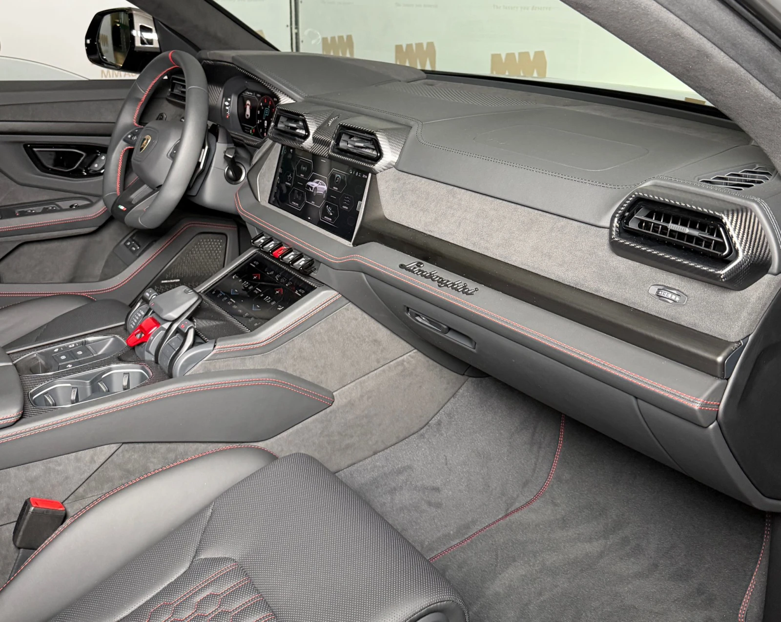Lamborghini Urus SE* Carbon* HuD* Pano* B&O, снимка 11 - Автомобили и джипове - 54968109