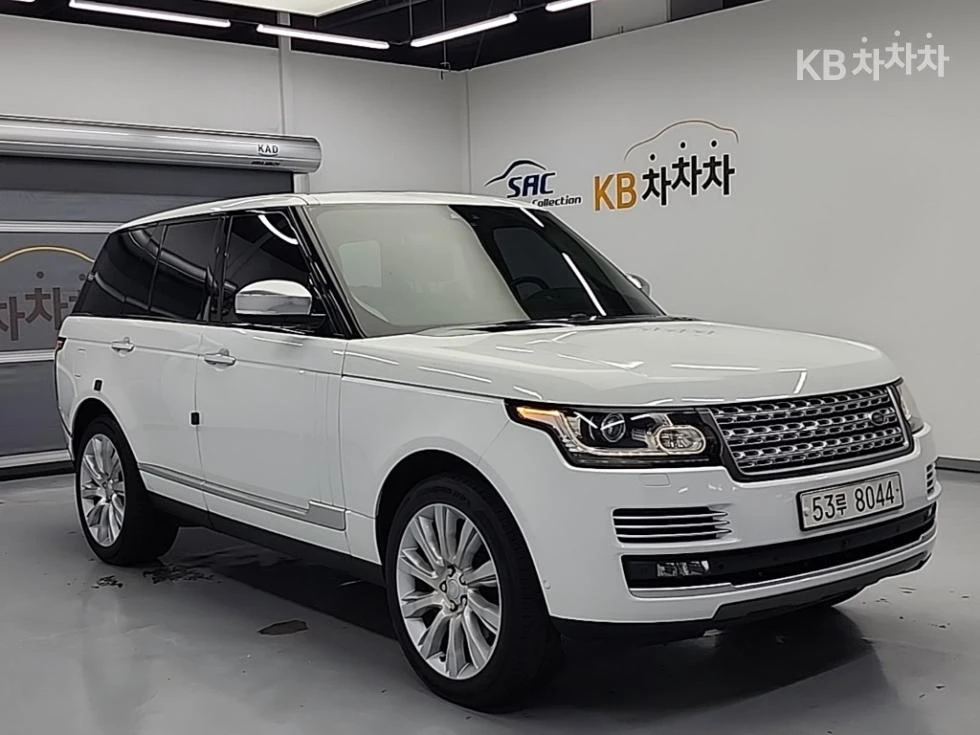 Land Rover Range rover 5.0 V8 SE HEAD UP 360CAM ЕКРАНИ FULL, снимка 2 - Автомобили и джипове - 55539242
