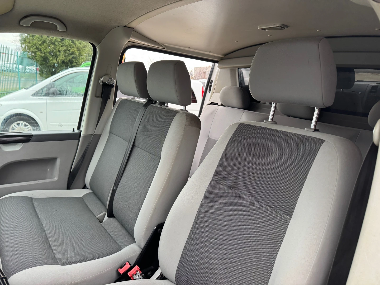 VW T6 2.0TDI* Климатик* 5+ 1 места - изображение 6