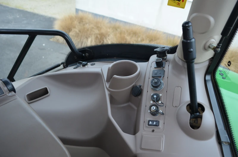 Трактор John Deere 6215R, снимка 10 - Селскостопанска техника - 53154834