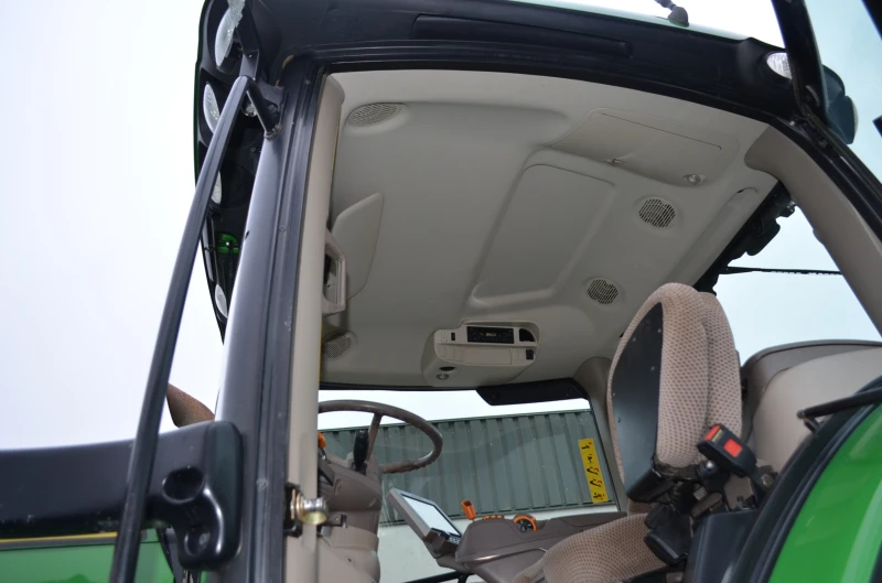 Трактор John Deere 6215R, снимка 7 - Селскостопанска техника - 53154834