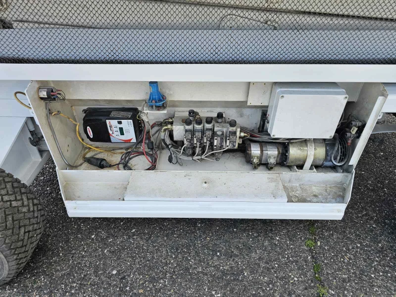 Автовишка Друга марка HOLLAND LIFT 83EL16, снимка 13 - Индустриална техника - 49901379