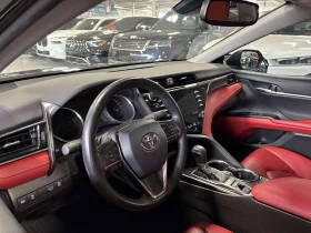 Toyota Camry XSE / Червена кожа / Панорама / ЦЕНА до БГ, снимка 12