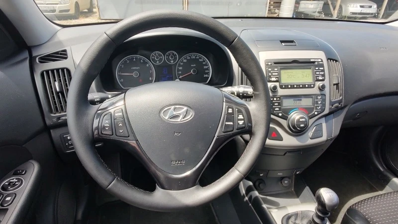 Hyundai I30 2.0i, снимка 12 - Автомобили и джипове - 46482980