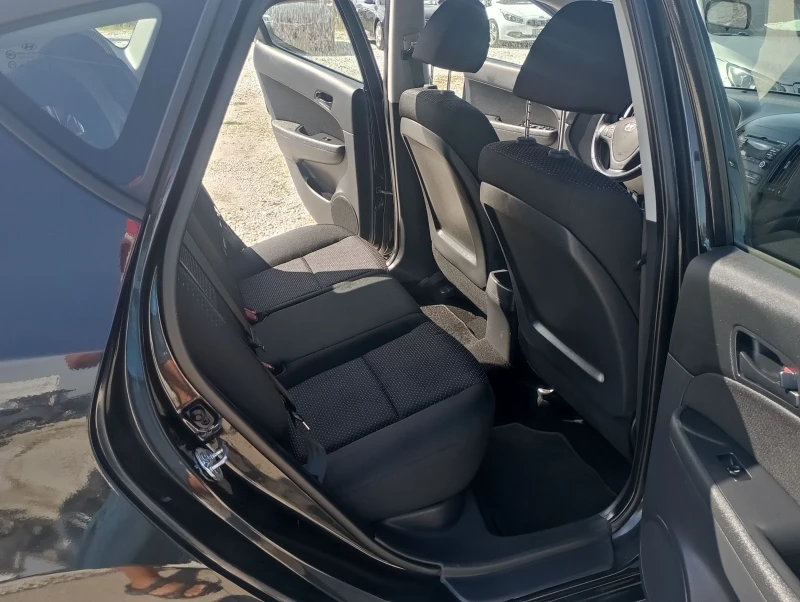 Hyundai I30 1.4, ФЕЙС, сервизна книжка , снимка 8 - Автомобили и джипове - 51623738