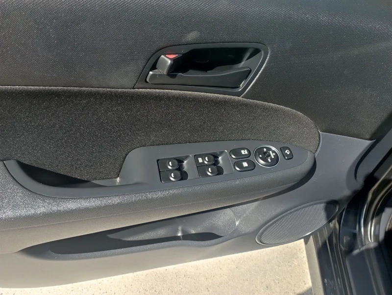 Hyundai I30 1.4, ФЕЙС, сервизна книжка , снимка 11 - Автомобили и джипове - 51623738