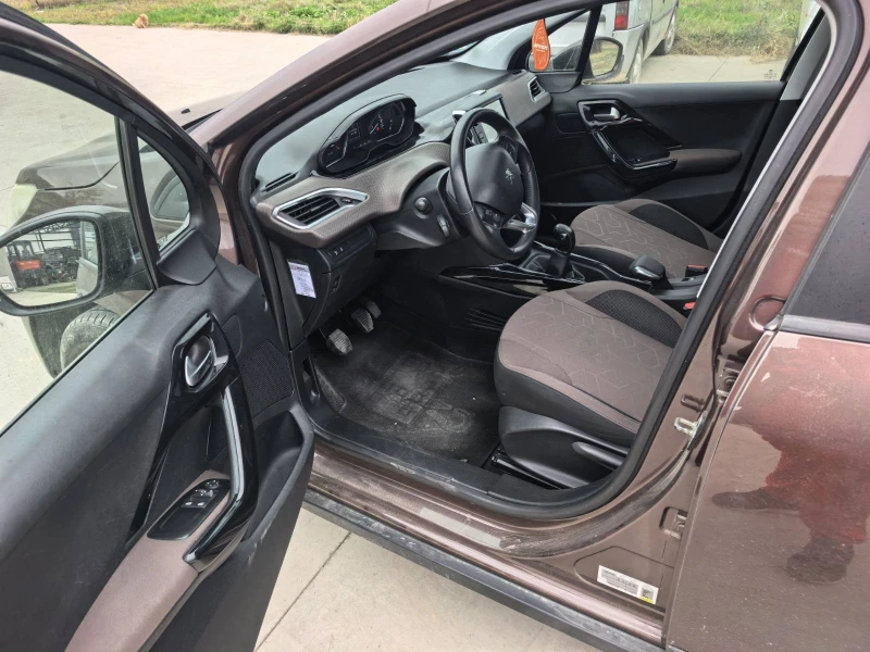 Peugeot 2008 1.2 VTi Active, снимка 7 - Автомобили и джипове - 52091692