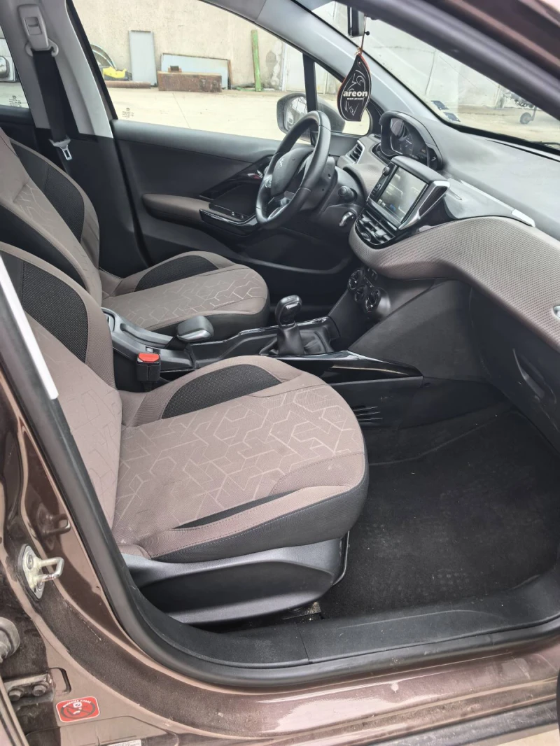 Peugeot 2008 1.2 VTi Active, снимка 6 - Автомобили и джипове - 52091692