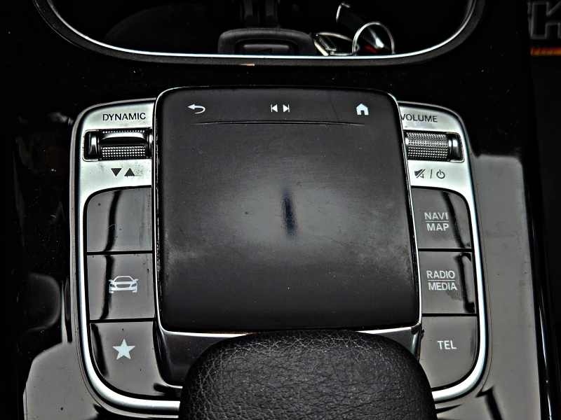 Mercedes-Benz A 220 AMG/DIGITAL/CAMERA/PANO/ПОДГРЕВ/CAR PLAY/AMBIENT, снимка 12 - Автомобили и джипове - 52490294