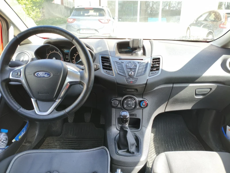 Ford Fiesta MK6, снимка 9 - Автомобили и джипове - 52915713