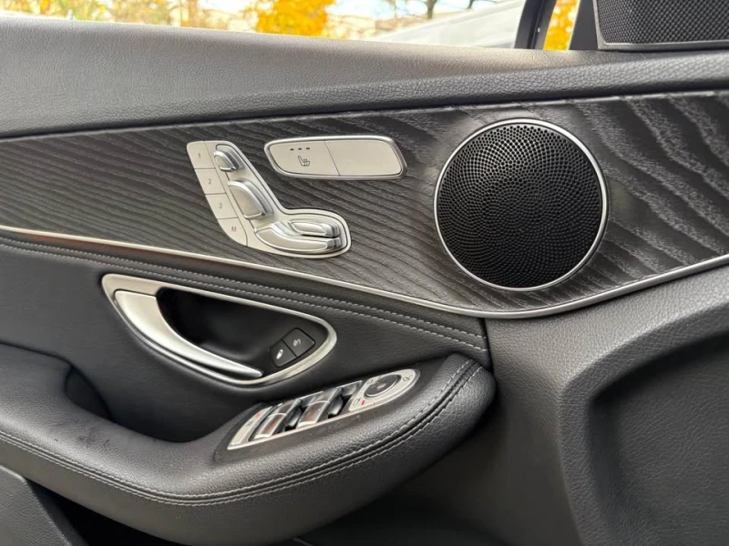 Mercedes-Benz C 300 AMG PACK| MAXTON| CHROME DELETE| KEYLESS GO, снимка 13 - Автомобили и джипове - 53220971