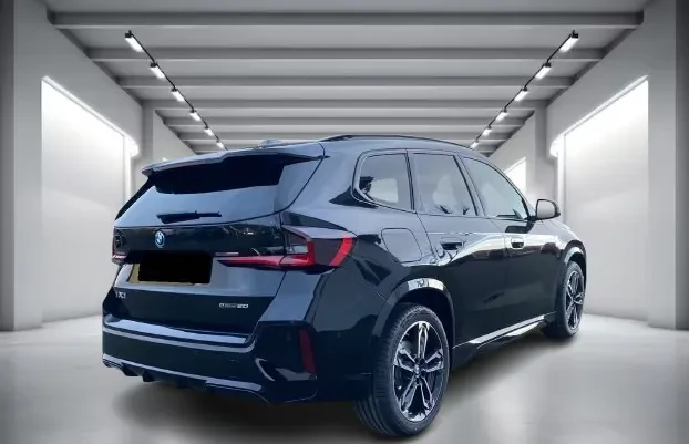 BMW iX1 eDrive20 = M-Sport = Гаранция, снимка 3 - Автомобили и джипове - 53915509