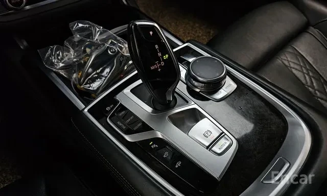 BMW 730 Ld * XDRIVE * ОБДУХВАНЕ * TV * 360 * HEAD UP * , снимка 9 - Автомобили и джипове - 56160742