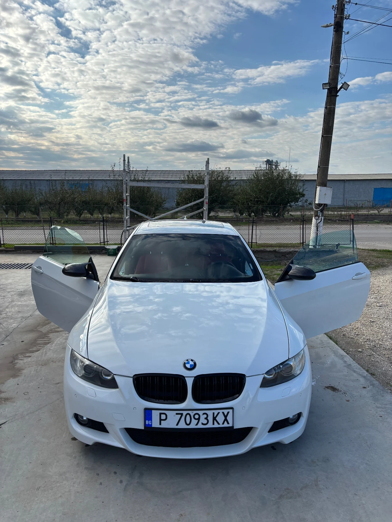 BMW 330 М-пакет, X-drive e92 - изображение 2