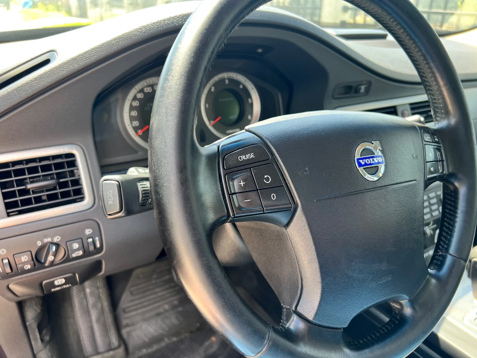 Volvo Xc70 2.4 D5 - изображение 10