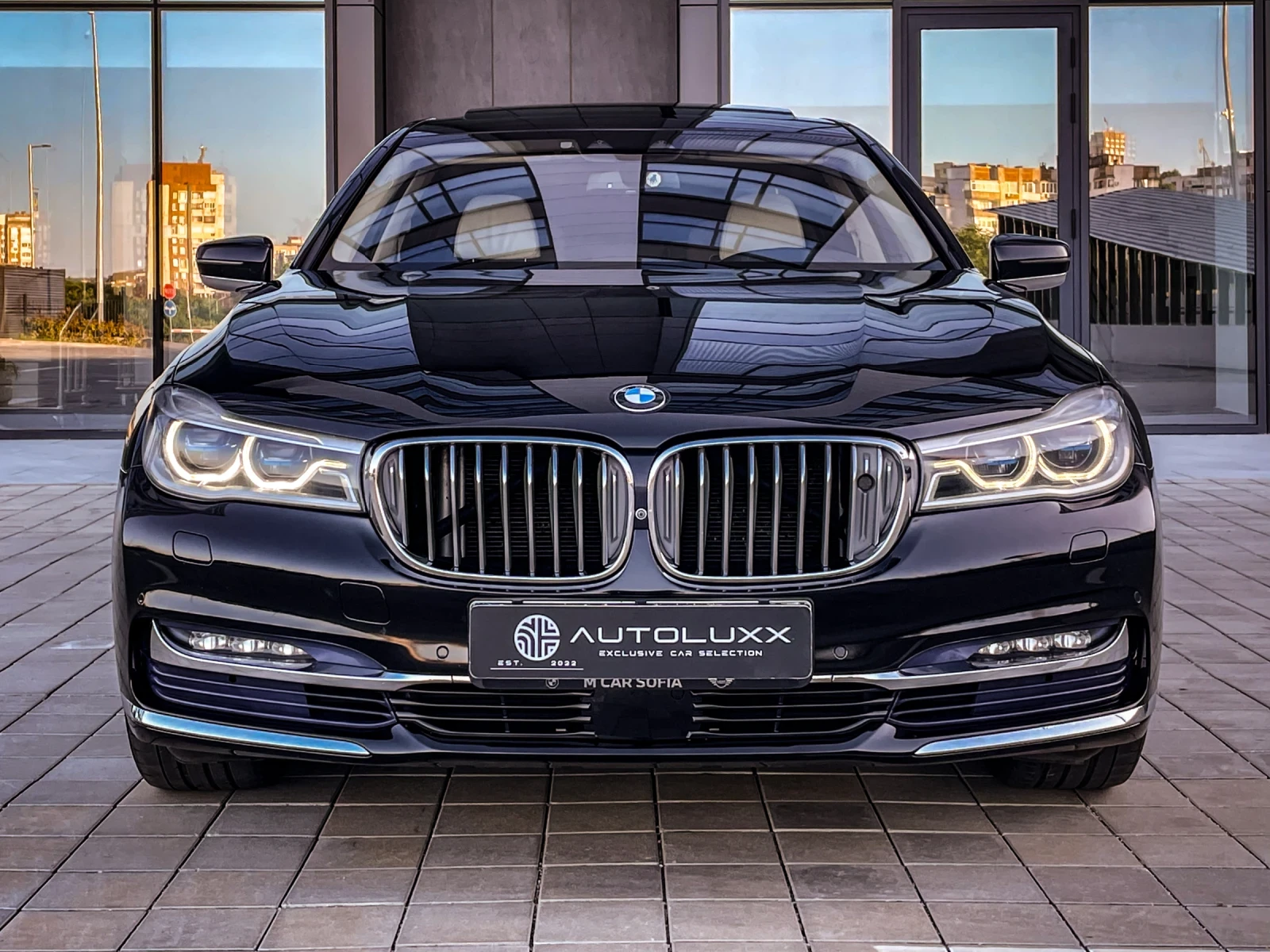 BMW 740 Ld/INDIVIDUAL/SkyLounge/B&W/NIGHT/360/EXECUTIVE - изображение 2