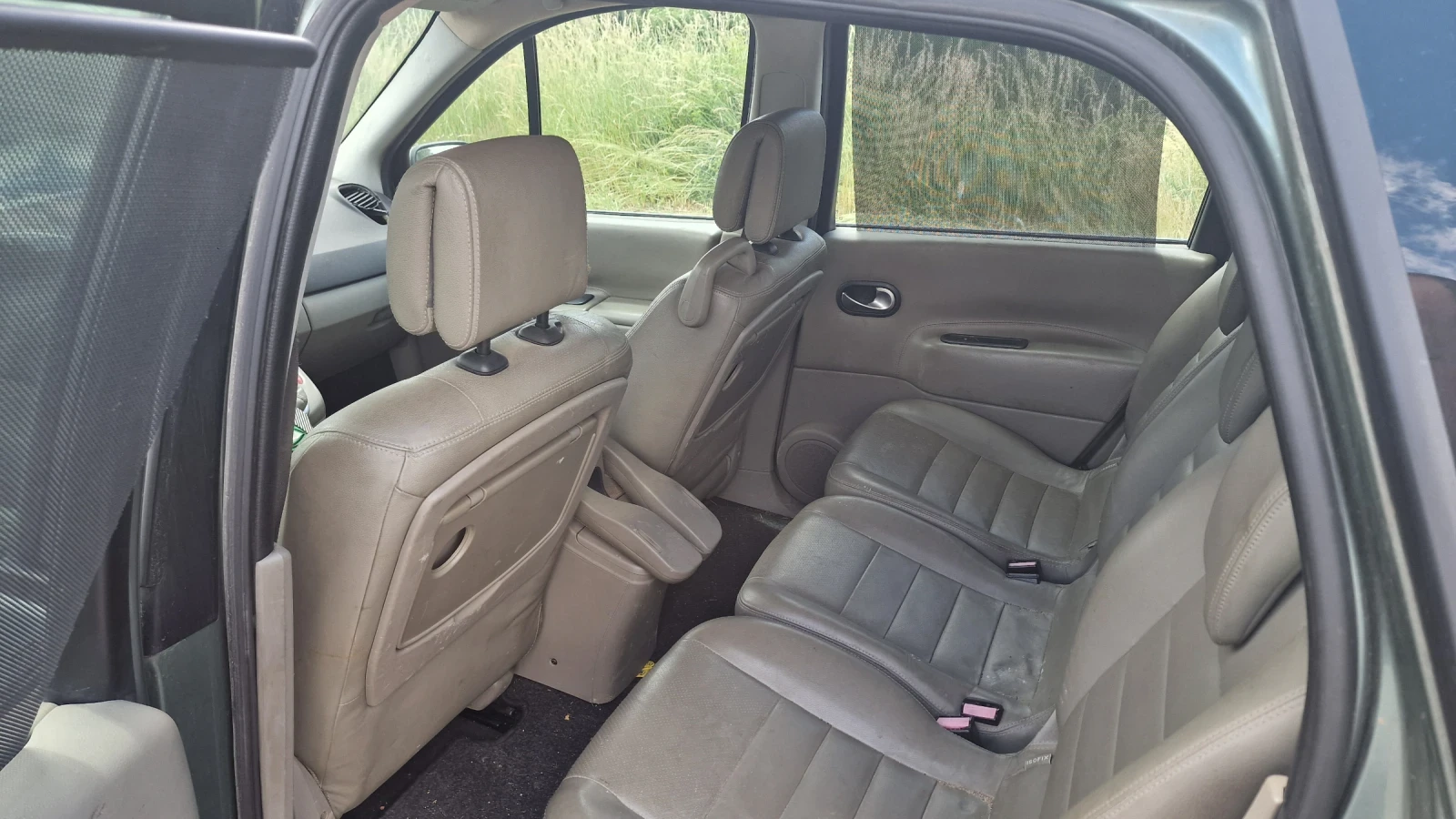 Renault Scenic 2.0, снимка 6 - Автомобили и джипове - 54891647