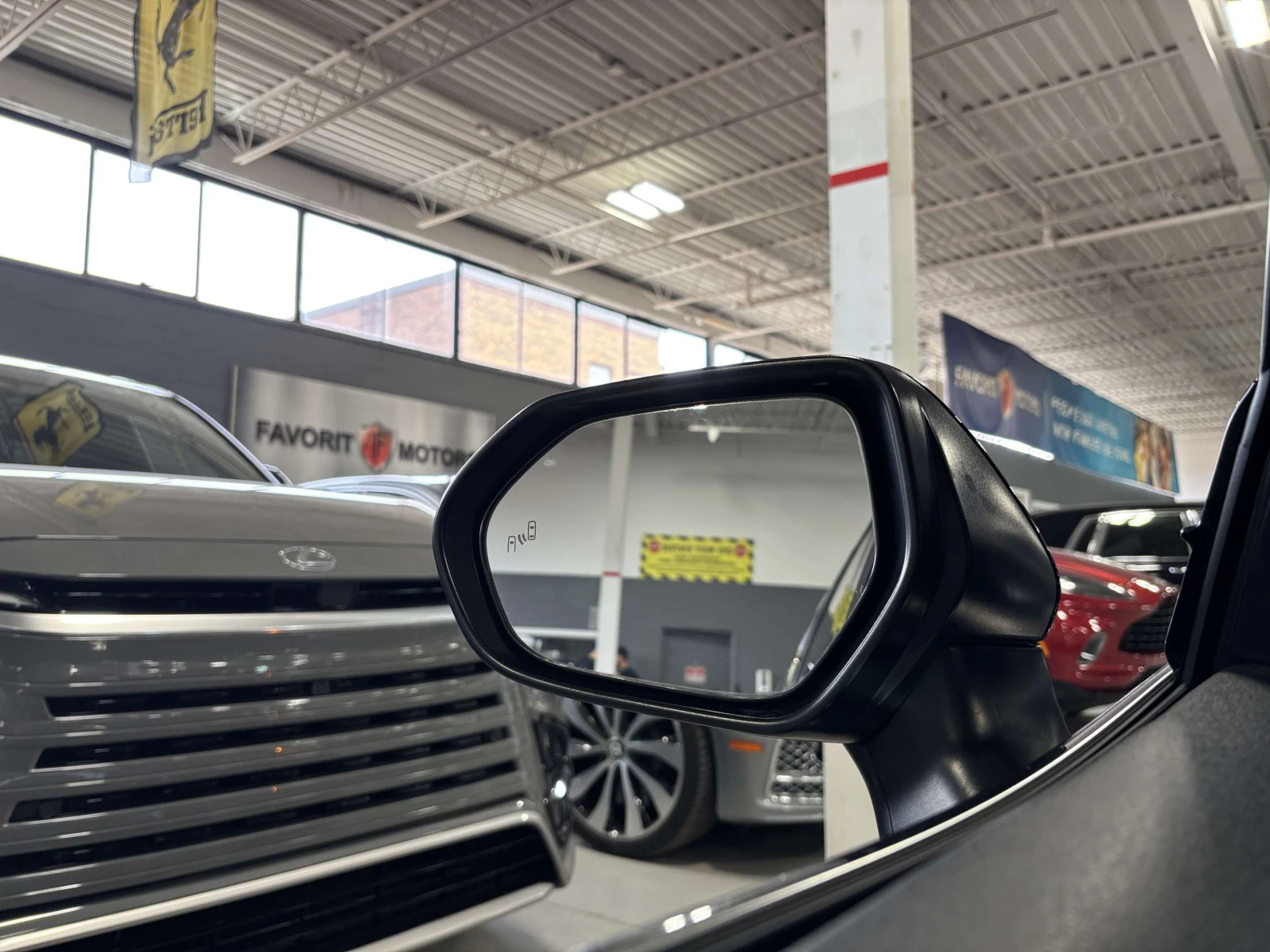Toyota Camry XSE / Червена кожа / Панорама / ЦЕНА до БГ, снимка 13 - Автомобили и джипове - 55435512