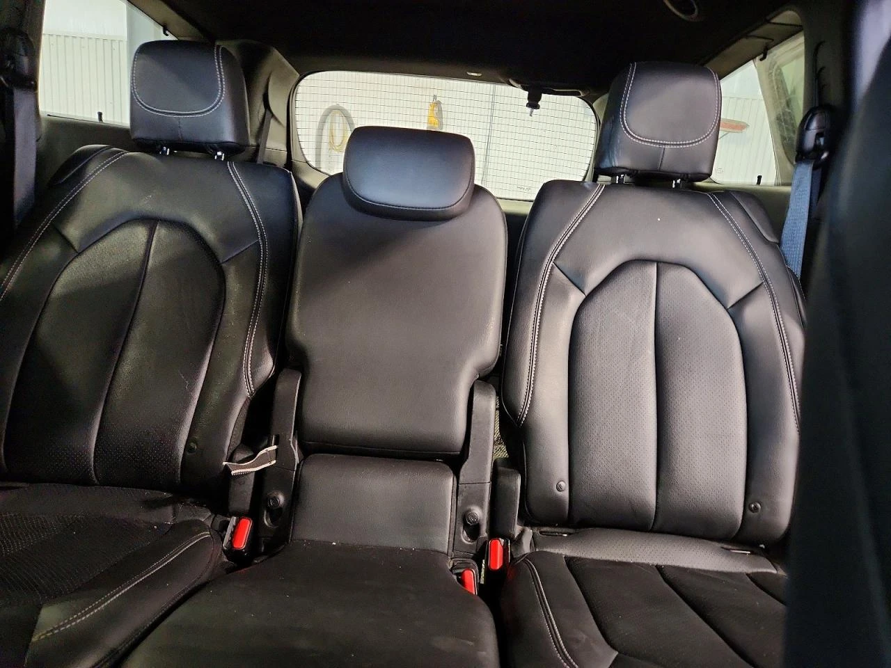 Chrysler Pacifica 3.6l Touring L Plus, снимка 10 - Автомобили и джипове - 56224661