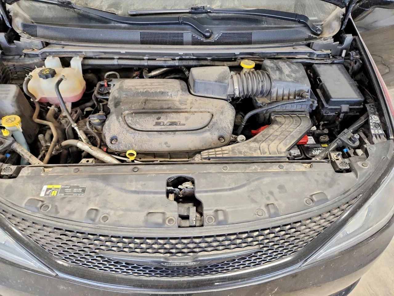 Chrysler Pacifica 3.6l Touring L Plus, снимка 12 - Автомобили и джипове - 56224661