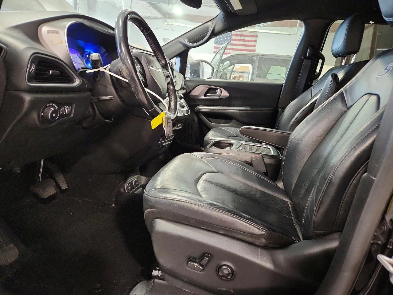 Chrysler Pacifica 3.6l Touring L Plus, снимка 7 - Автомобили и джипове - 56224661