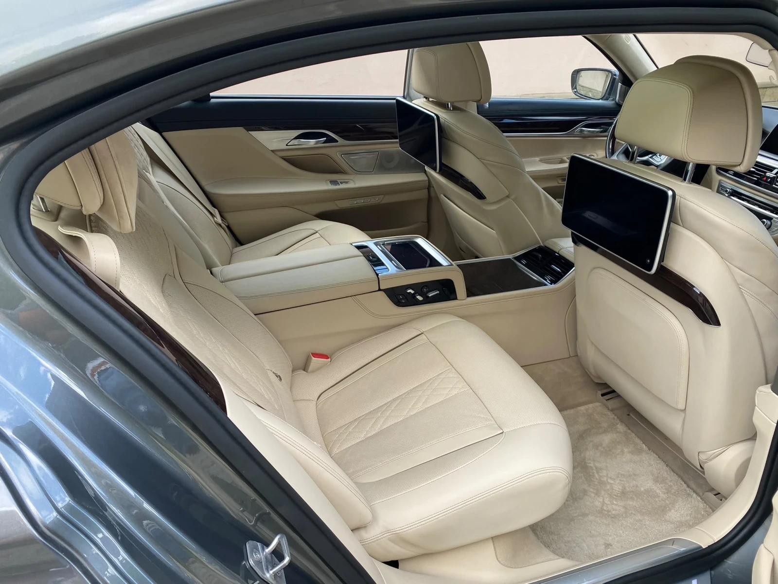 BMW 750, снимка 8 - Автомобили и джипове - 56535833