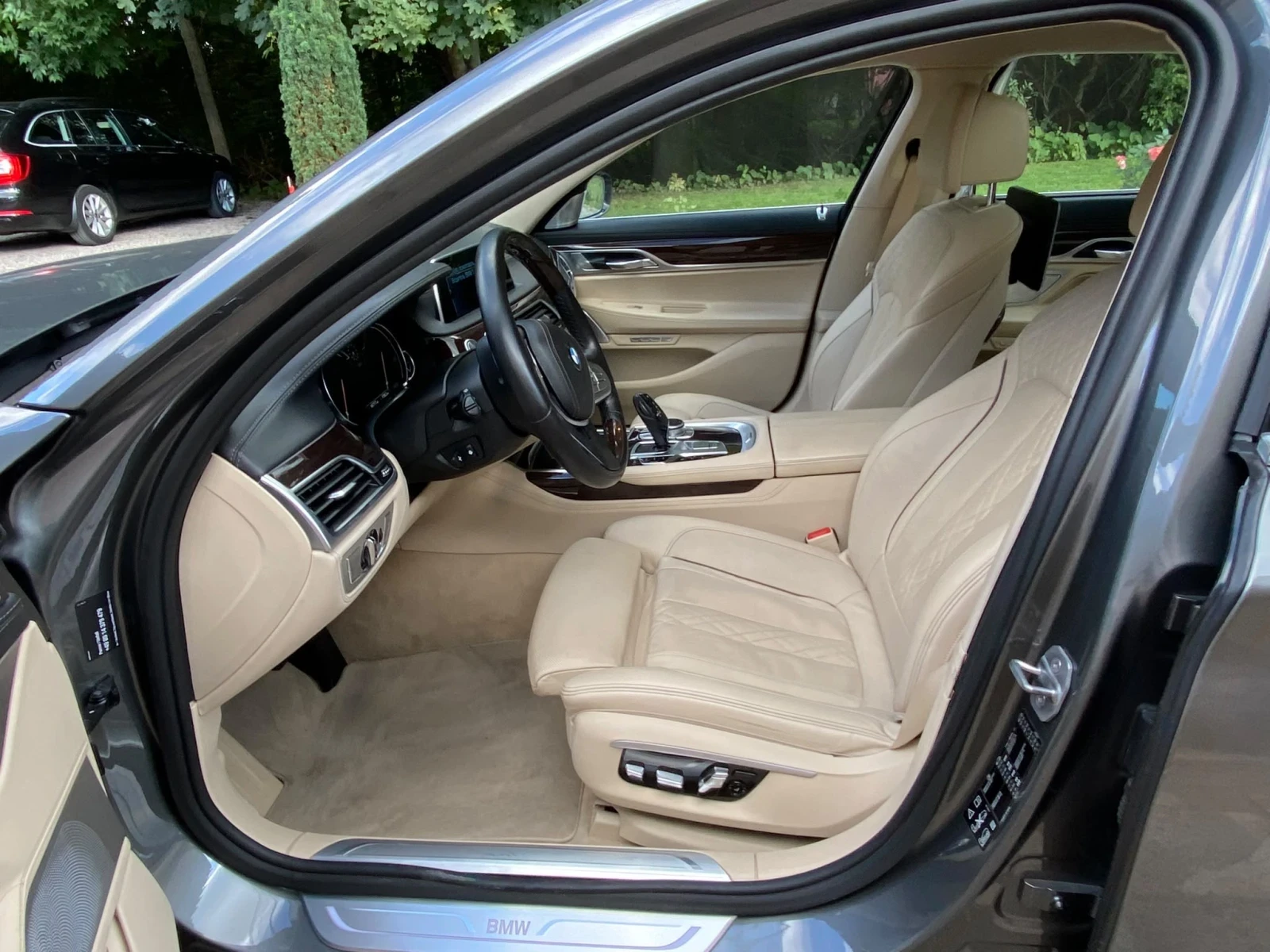BMW 750, снимка 12 - Автомобили и джипове - 56535833