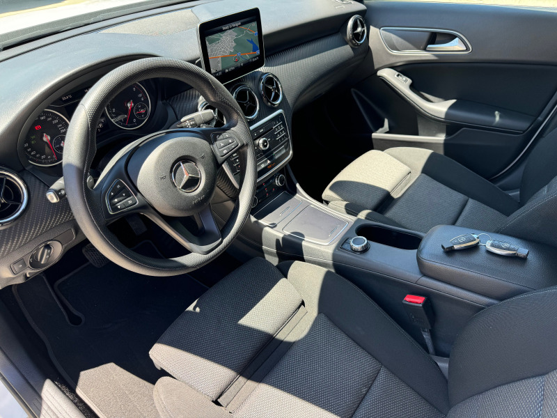Mercedes-Benz GLA 200 FACELIFT / 2019г. / CARBON / KAMERA / KEY LESS GO, снимка 5 - Автомобили и джипове - 45954082