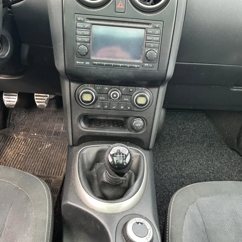 Nissan Qashqai 2.0D 4x4, снимка 7 - Автомобили и джипове - 52162425