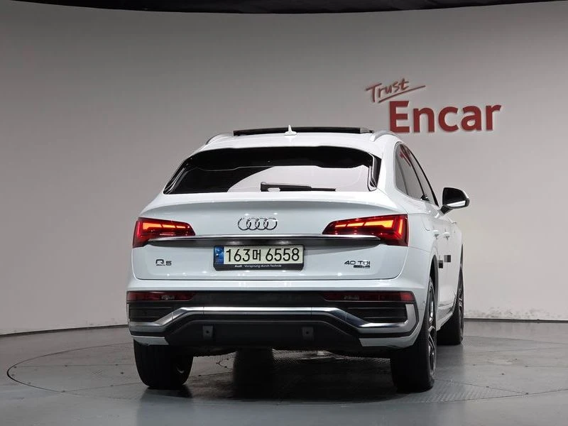 Audi Q5 40 TDI Quattro Sportback Premium| 190к.с.| ВКЛ.ТЕХ, снимка 3 - Автомобили и джипове - 55717731