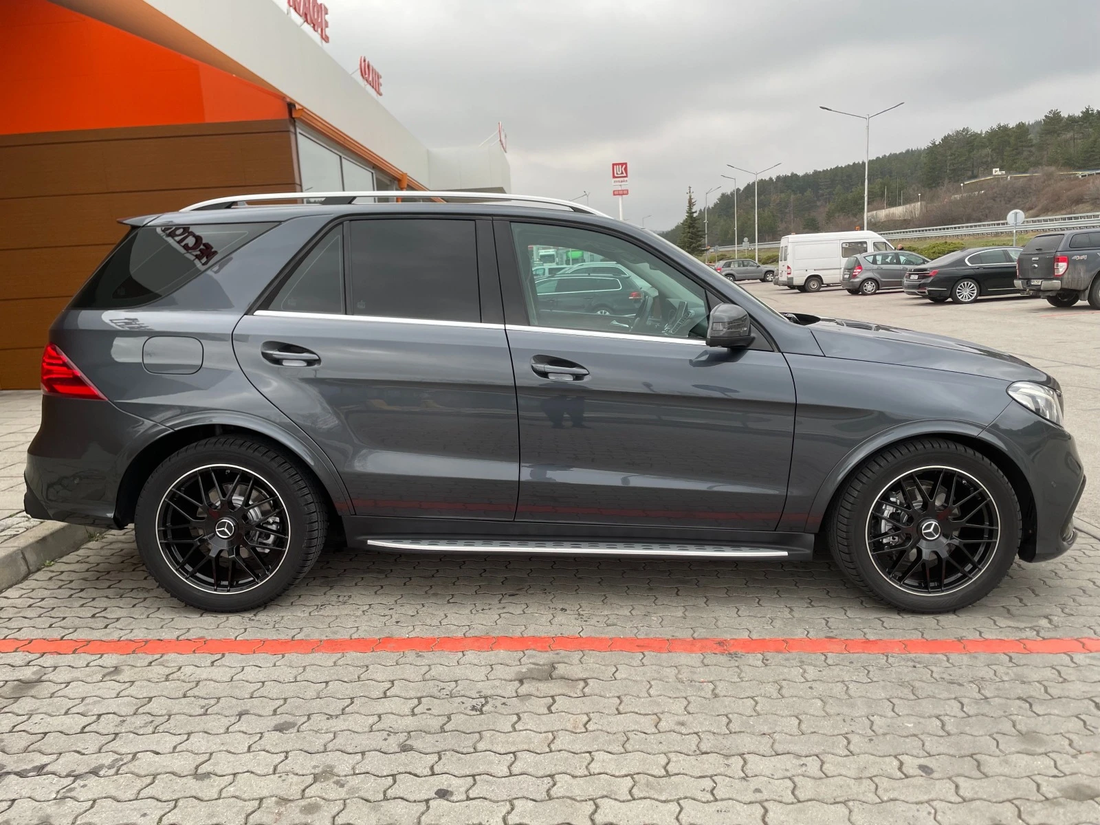 Mercedes-Benz GLE 350 * AMG OPTIC* 4 MATIC* 9G TRONIC* PODGREV* KAMERA - изображение 4