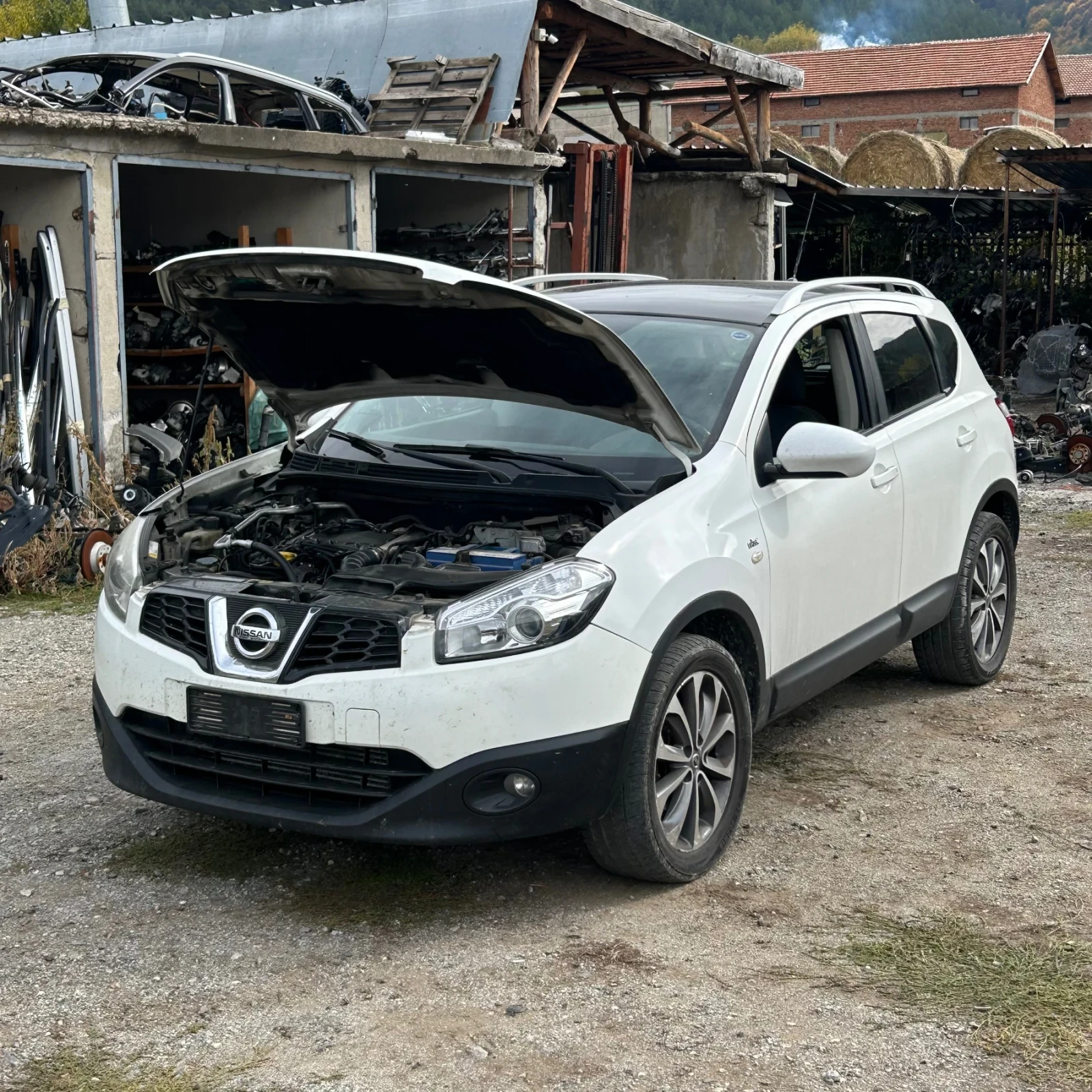 Nissan Qashqai 2.0D 4x4 - изображение 4