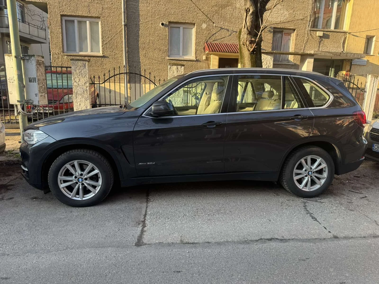 BMW X5 xDrive 3.0d F15, снимка 3 - Автомобили и джипове - 53698348