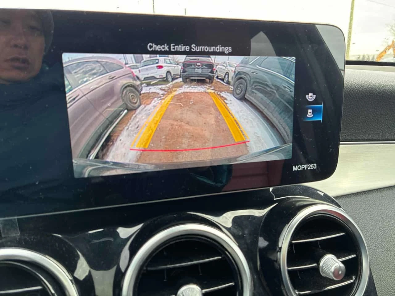 Mercedes-Benz GLC 300 COUPE/CARFAX/ПАНОРАМА/ВТОРИ ГУМИ, снимка 10 - Автомобили и джипове - 53934350