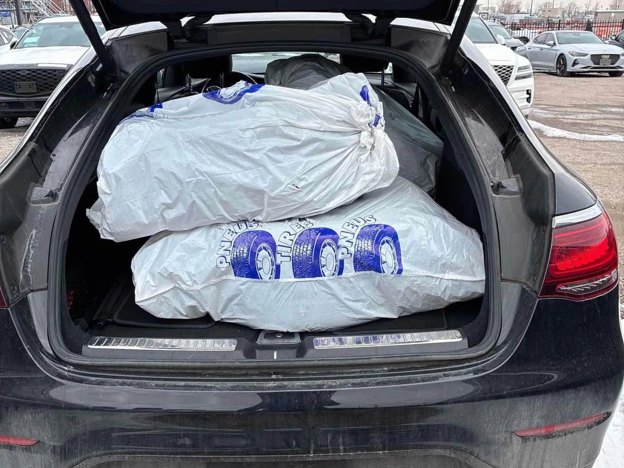 Mercedes-Benz GLC 300 COUPE/CARFAX/ПАНОРАМА/ВТОРИ ГУМИ, снимка 13 - Автомобили и джипове - 53934350