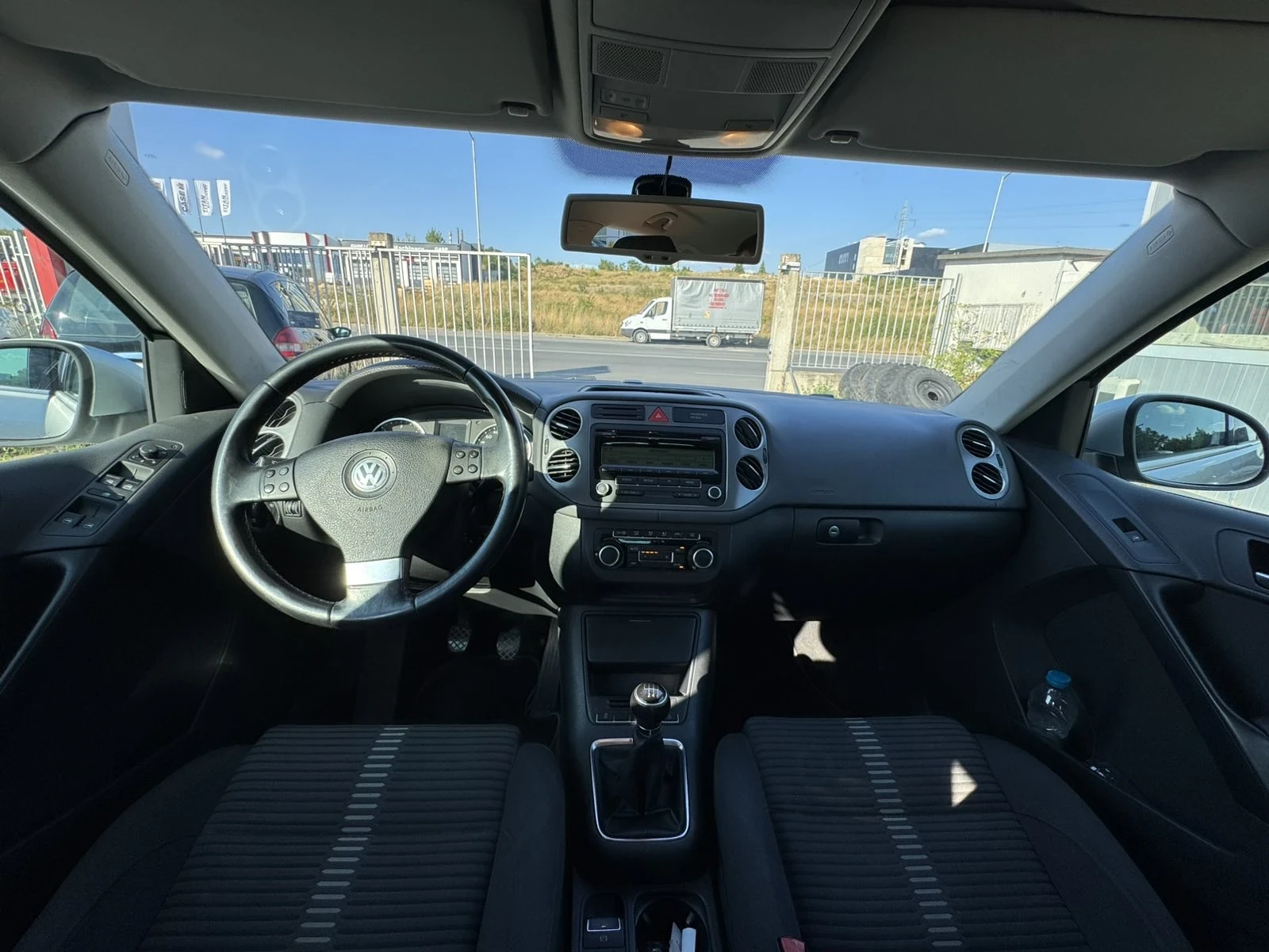 VW Tiguan 2.0 TDI 4Motion Първи Собственик, снимка 7 - Автомобили и джипове - 54077152