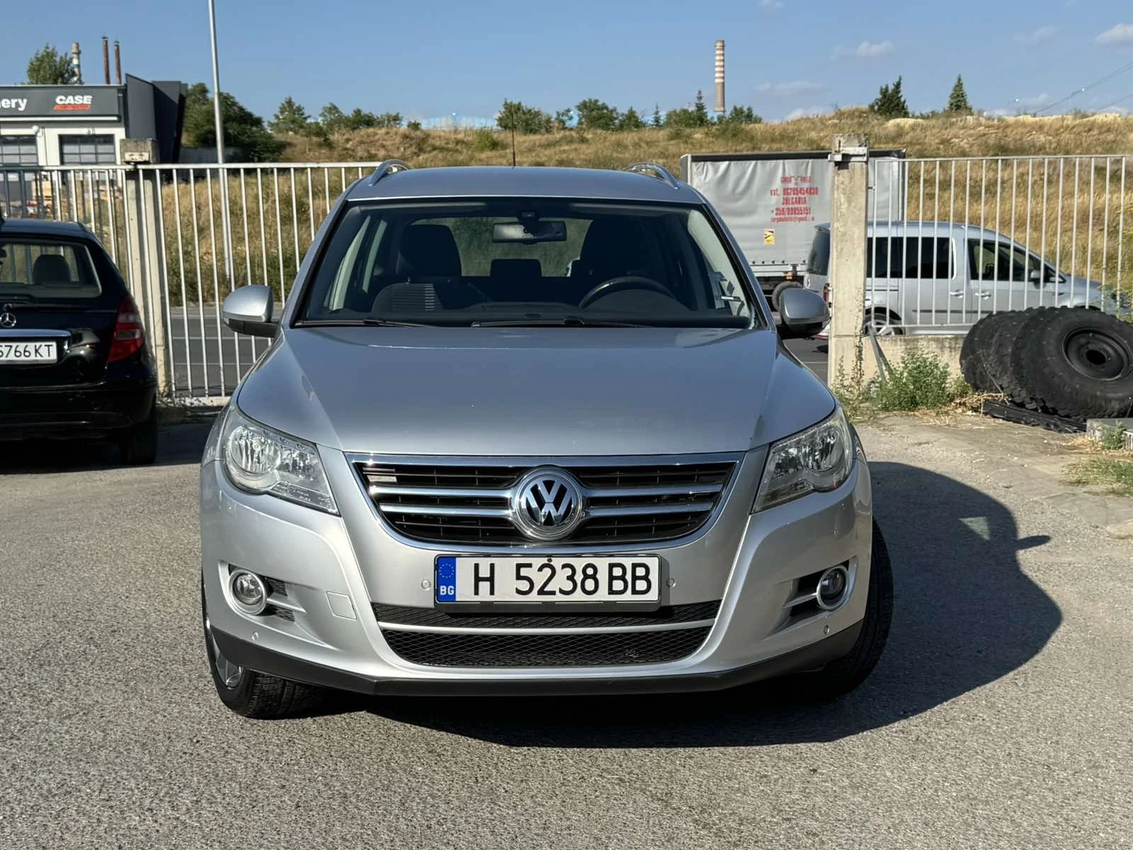 VW Tiguan 2.0 TDI 4Motion Първи Собственик, снимка 2 - Автомобили и джипове - 54077152