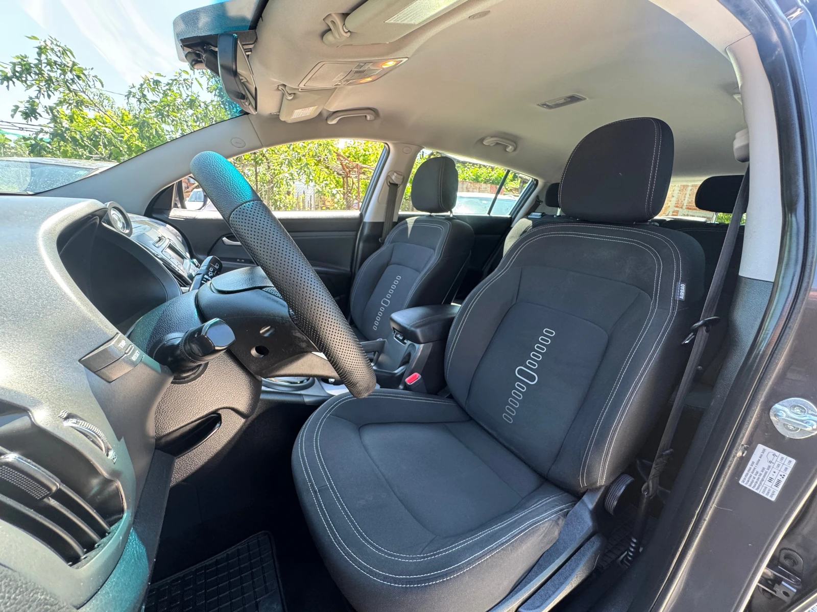 Kia Sportage 2.0CRDI-АВТОМАТ, снимка 13 - Автомобили и джипове - 54682471