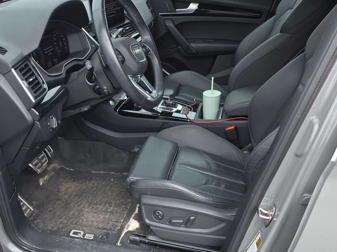Audi Q5 * CARFAX * АВТОКРЕДИТ БЕЗ ПЪРВОНАЧАЛНА ВНОСКА, снимка 7 - Автомобили и джипове - 54784329