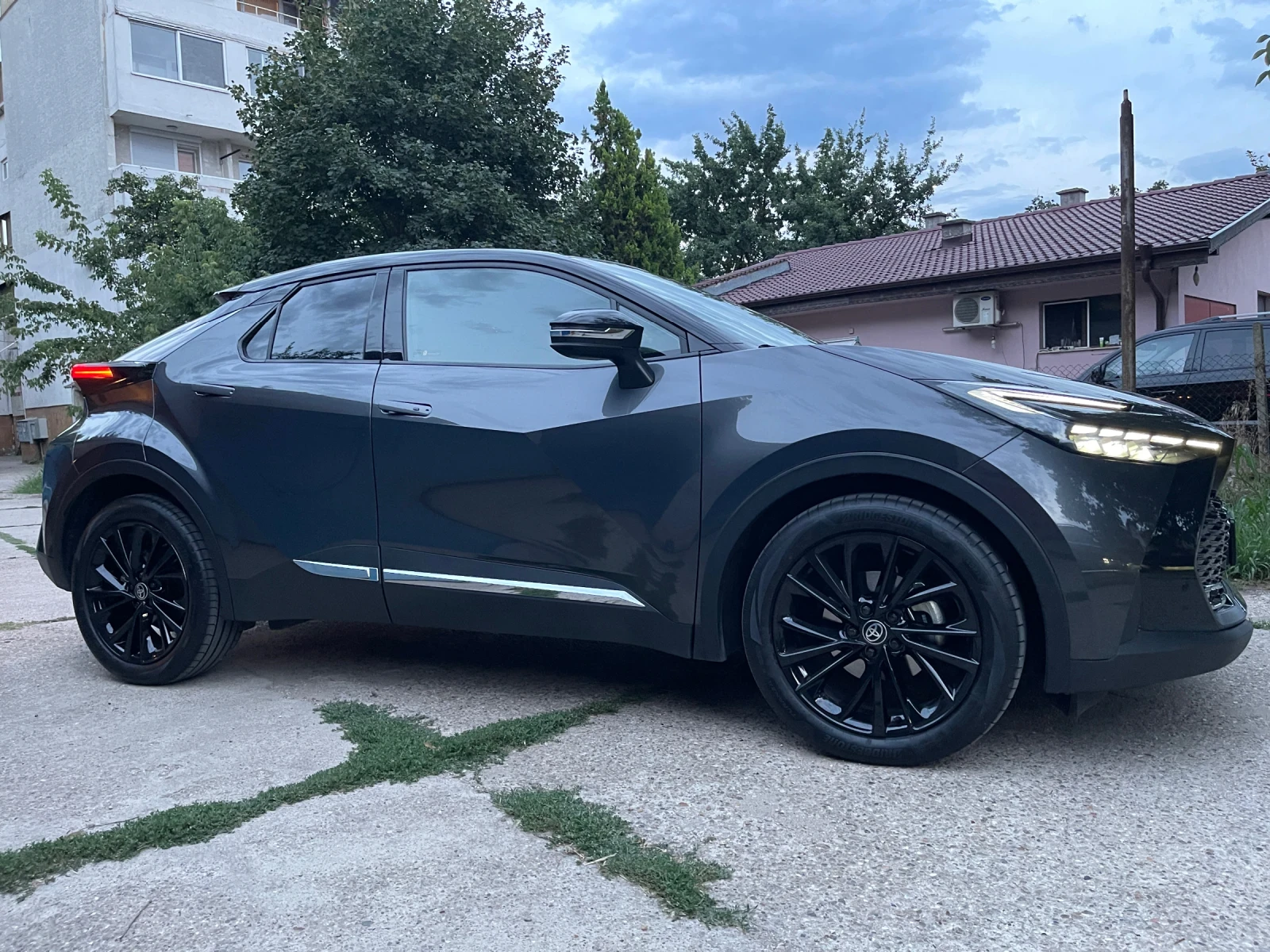Toyota C-HR 2.0HEV, 197кс, Спешно!, Lounge, JBL, 10г Гаранция