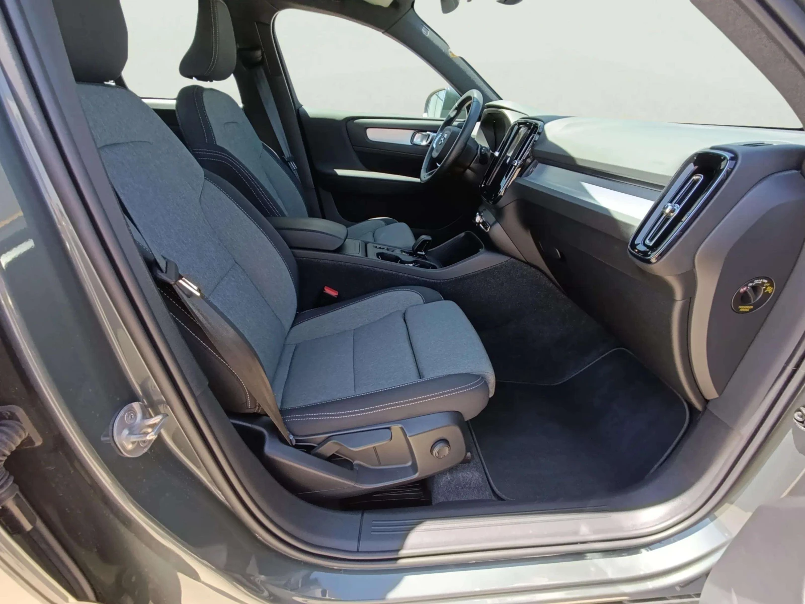 Volvo XC40 B3 (P) 2.0L | Mobile.bg � ����������� 9