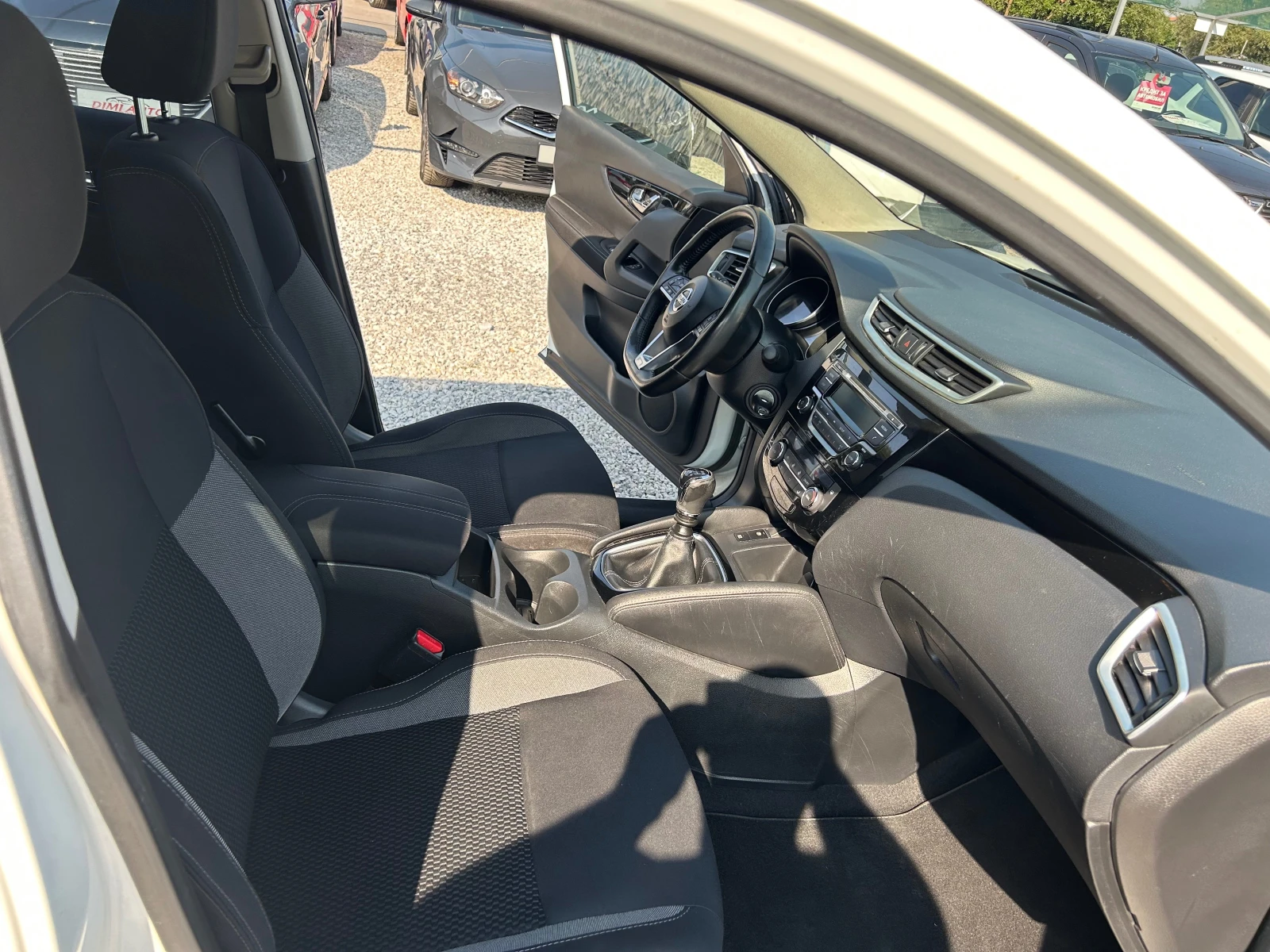 Nissan Qashqai 1.5DCI EURO6B FACE, снимка 13 - Автомобили и джипове - 55768349