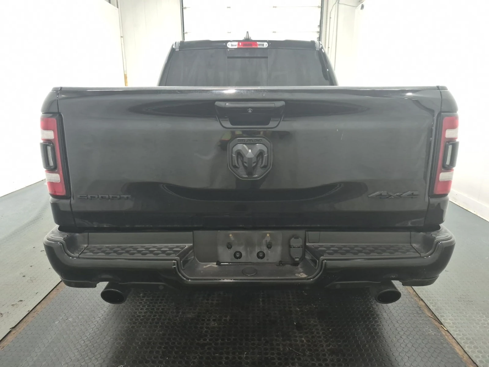 Dodge RAM 1500 * SPORT /  CARFAX / АВТОКРЕДИТ , снимка 17 - Автомобили и джипове - 55817026
