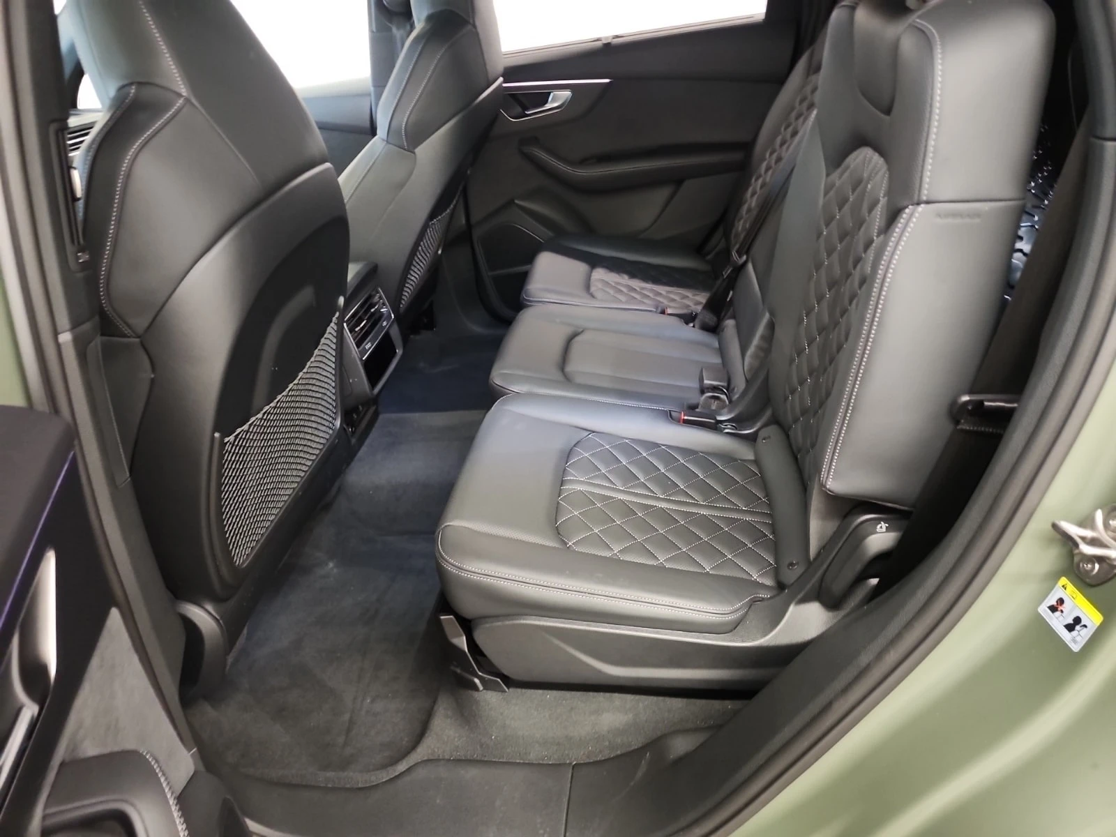 Audi SQ7 4.0 TFSI QUATTRO / MATRIX / DIS / HUD / 360 , снимка 14 - Автомобили и джипове - 55847109