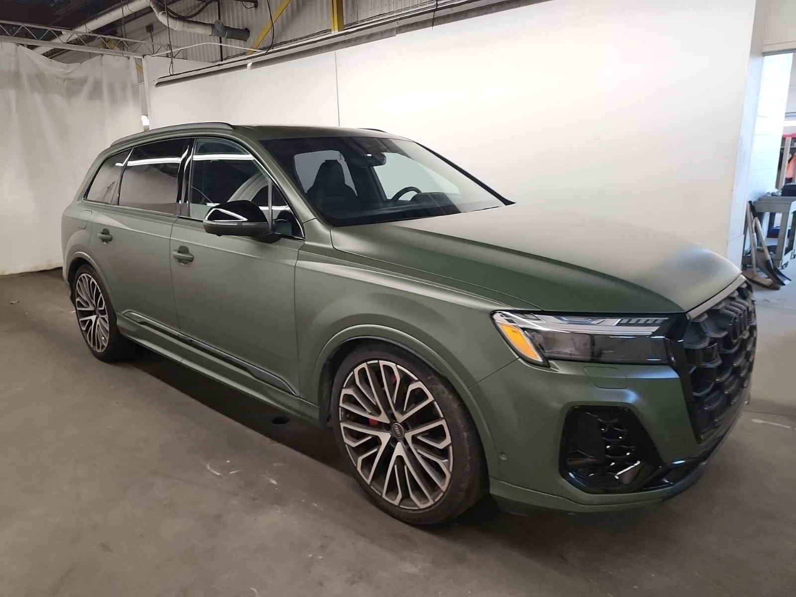 Audi SQ7 4.0 TFSI QUATTRO / MATRIX / DIS / HUD / 360 , снимка 2 - Автомобили и джипове - 55847109