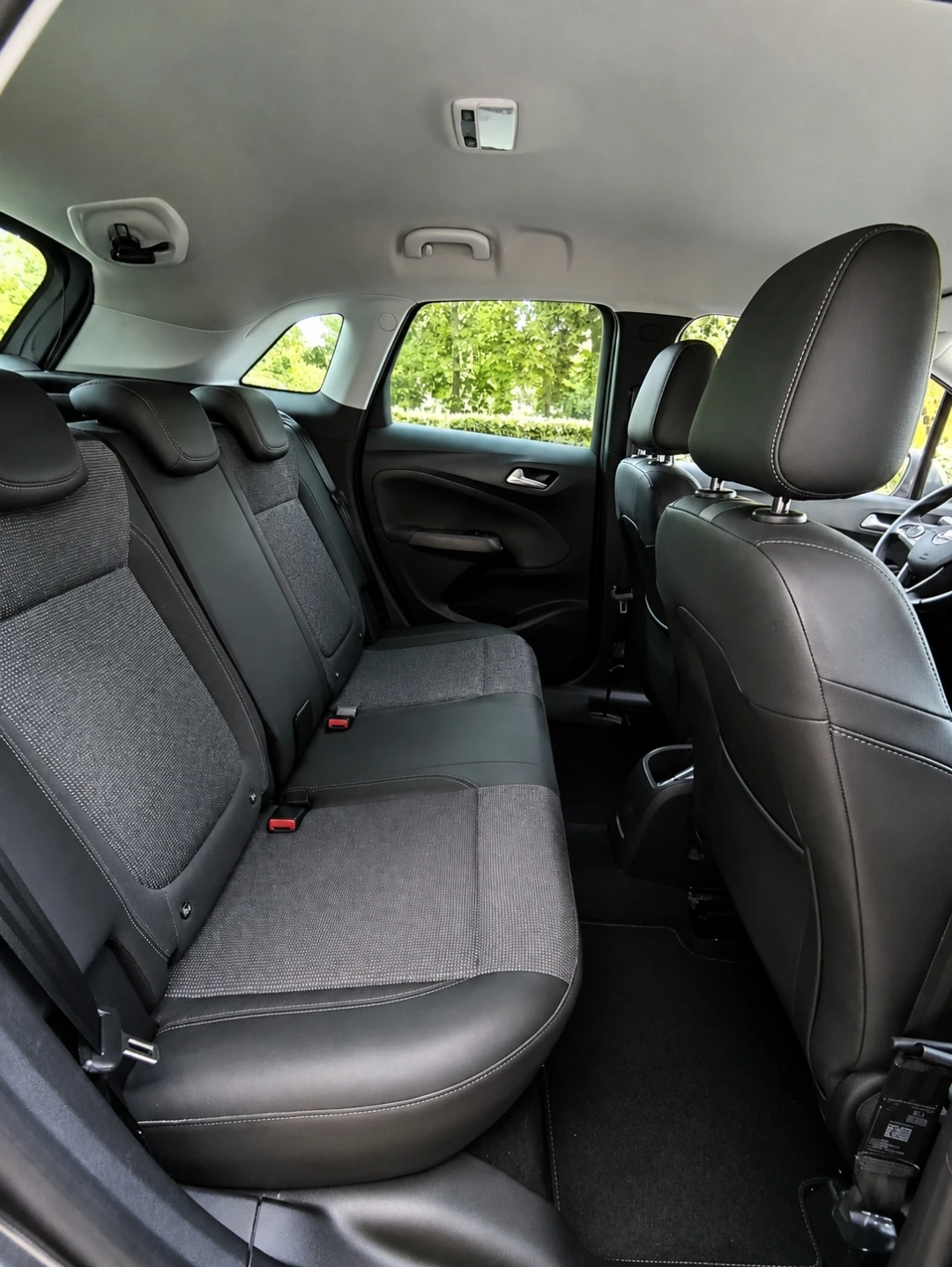 Opel Crossland X Elegance, снимка 16 - Автомобили и джипове - 55960470