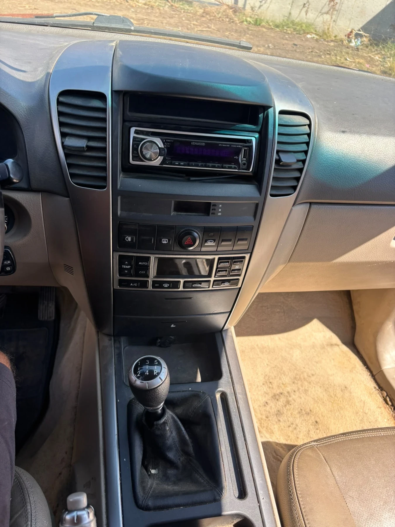 Kia Sorento 2.5CRDI, снимка 10 - Автомобили и джипове - 56041613