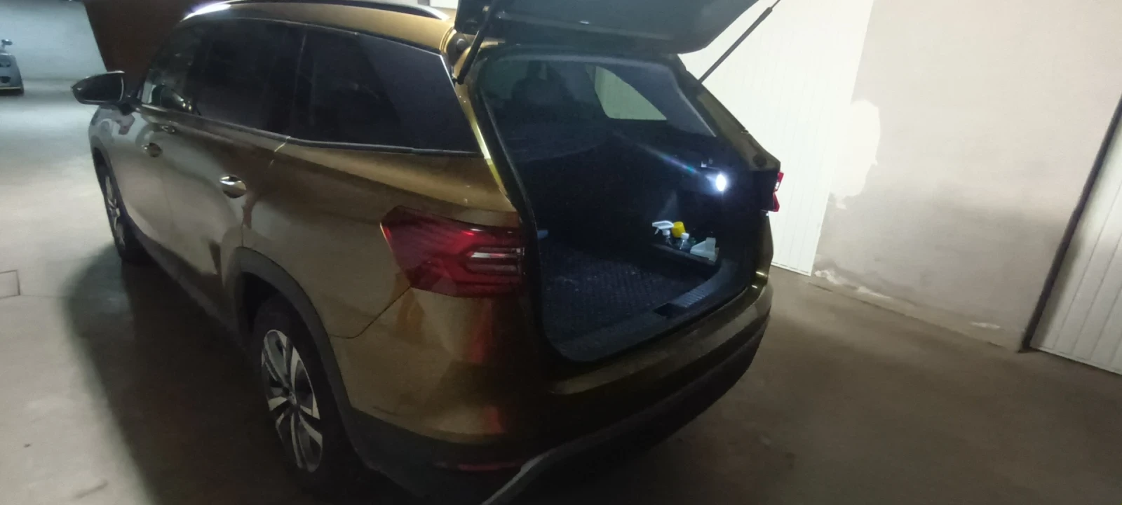 Skoda Kodiaq 2.0 TDI 4x4 193 kc. Matrix, снимка 8 - Автомобили и джипове - 56301283